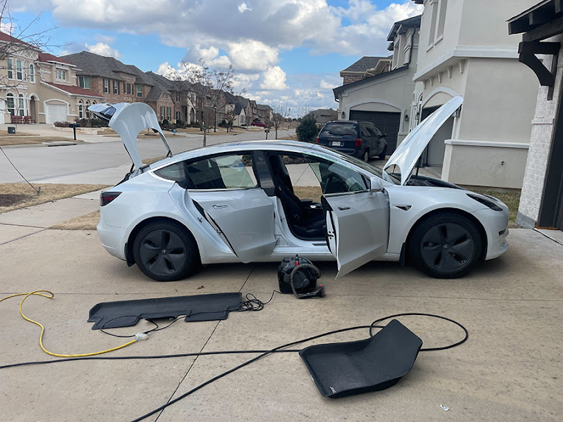 Tesla mobile detail at customer home
